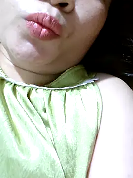 Snapshot of _Mira_69_ chatting on June 2026 01:28:02 AM Mira 69 online show from June 2026 01:28:02 AM