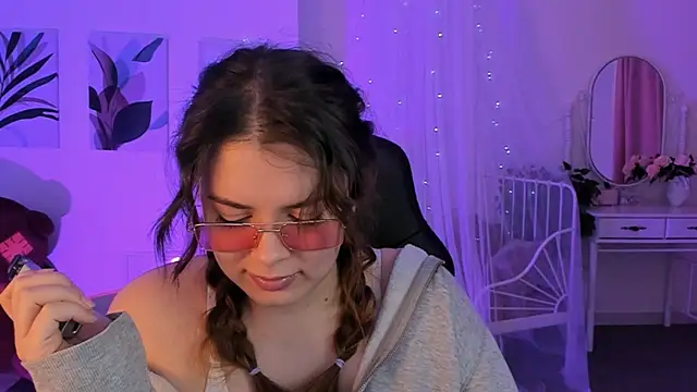 KeytSilvas online show from February 2025 09:01:01 PM