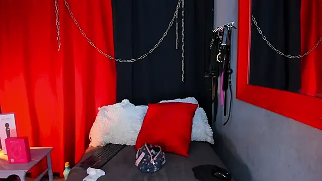 AvaLusty online show from September 2025 11:59:01 AM