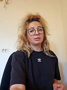 Selenna emma online show from November 2025 12:48:02 PM