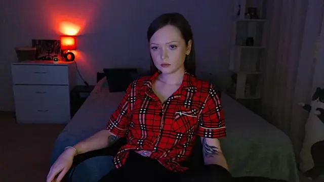 Snapshot of Allaria chatting on April 2026 04:16:01 PM Allaria online show from April 2026 04:16:01 PM