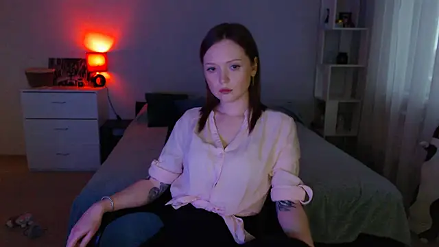 Snapshot of Allaria chatting on April 2026 03:12:01 PM Allaria online show from April 2026 03:12:01 PM