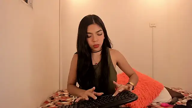 Snapshot of meganrossee69 chatting on January 2025 03:05:02 AM meganrossee69 online show from January 2025 03:05:02 AM