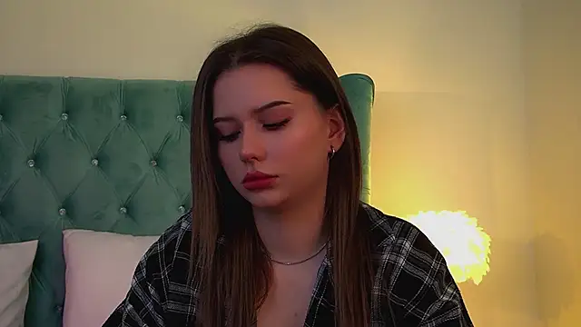 Snapshot of DianaVert chatting on May 2026 09:56:02 PM DianaVert online show from May 2026 09:56:02 PM