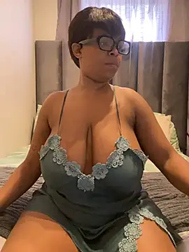 Snapshot of Saggy_areola95 chatting on May 2026 09:39:02 AM Saggy areola95 online show from May 2026 09:39:02 AM