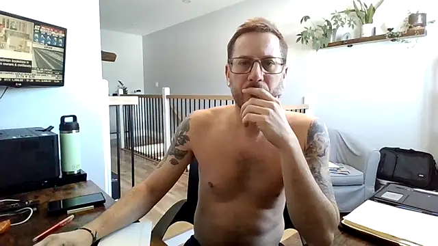 Snapshot of Bigdicktrav902 chatting on February 2025 04:25:02 PM Bigdicktrav902 online show from February 2025 04:25:02 PM