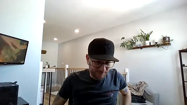 Snapshot of Bigdicktrav902 chatting on February 2025 04:33:01 PM Bigdicktrav902 online show from February 2025 04:33:01 PM