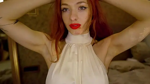 Snapshot of MiaRouge chatting on May 2026 11:34:04 PM MiaRouge online show from May 2026 11:34:04 PM