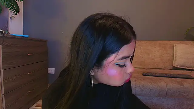 jade brunnette online show from May 2026 08:28:01 PM