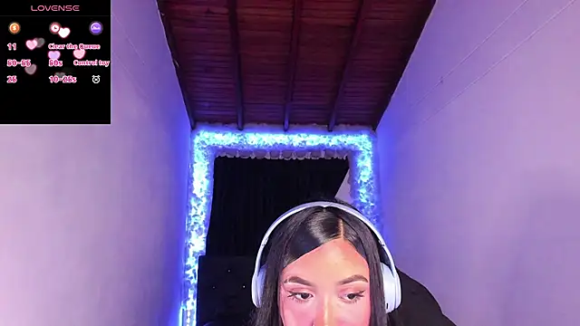 Snapshot of Mariana_Hasper_ chatting on December 2024 02:20:02 AM Mariana Hasper  online show from December 2024 02:20:02 AM