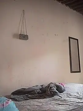 AlexaWarner online show from November 2025 04:07:02 PM