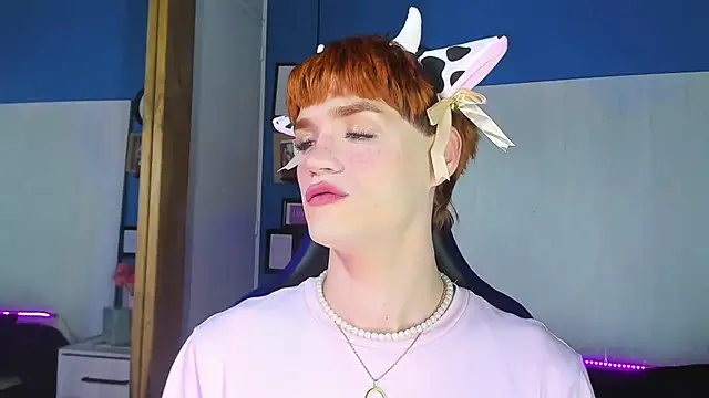 VladHellsing4 online show from September 2025 02:30:02 PM