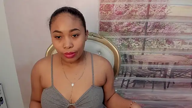Snapshot of Leah_Sweetie chatting on February 2025 11:22:02 AM Leah Sweetie online show from February 2025 11:22:02 AM