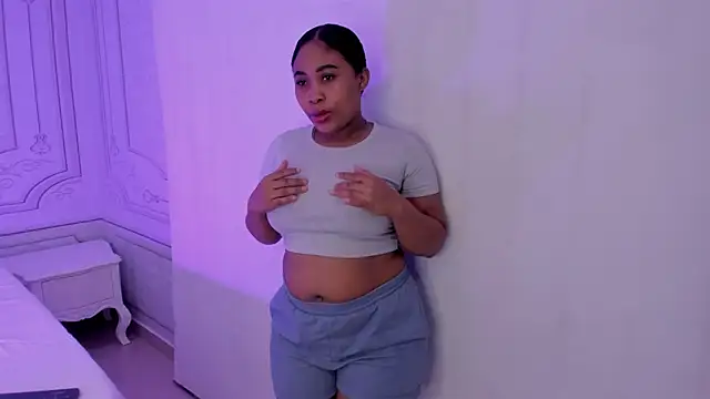 Snapshot of Leah_Sweetie chatting on March 2025 11:17:02 AM Leah Sweetie online show from March 2025 11:17:02 AM