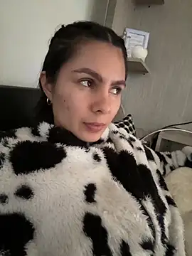 SofiaG  online show from November 2025 07:04:01 PM