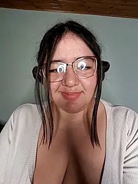 Snapshot of RubyPirsso18 chatting on February 2025 01:55:01 AM RubyPirsso18 online show from February 2025 01:55:01 AM