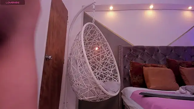 Snapshot of khloe_cutee chatting on December 2024 12:56:02 PM khloe cutee online show from December 2024 12:56:02 PM