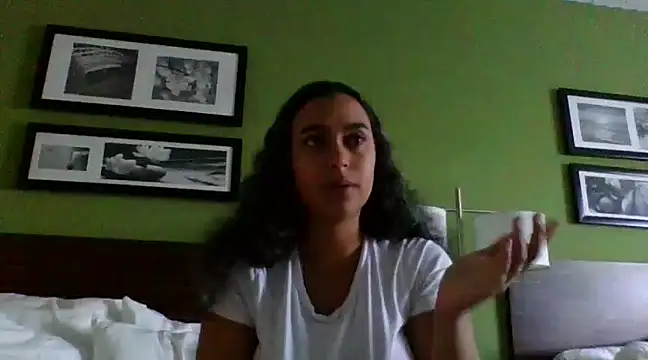 cinnaminnie online show from January 2025 09:23:02 PM