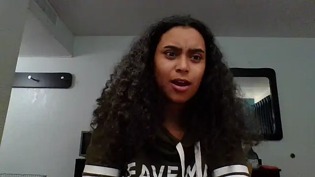 cinnaminnie online show from March 2025 07:54:02 AM