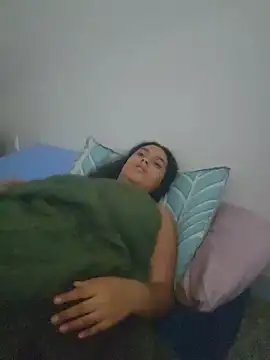 Snapshot of cinnaminnie chatting on May 2026 03:40:02 PM cinnaminnie online show from May 2026 03:40:02 PM