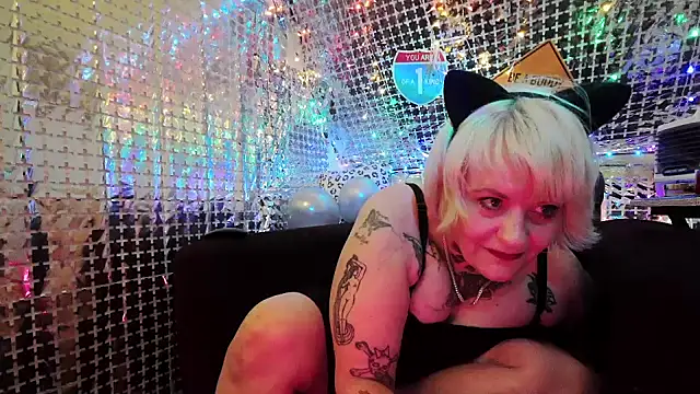 Hunniebunnie78 online show from August 2026 11:25:02 PM