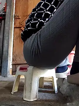 JasminePham online show from January 2025 01:53:01 AM