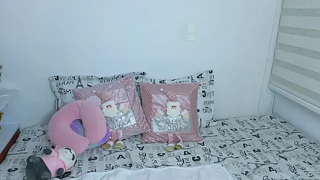 Lorenne Miller online show from December 2024 10:24:02 PM