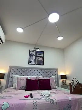 sarascottt online show from February 2026 07:01:02 PM