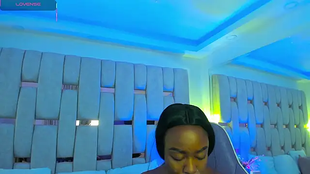 mia schwarz online show from February 2026 10:47:02 PM