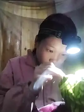 Snapshot of lytamye chatting on December 2024 07:29:02 AM lytamye online show from December 2024 07:29:02 AM