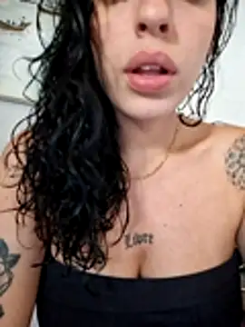 Sweet-diamondxxx online show from November 2025 05:15:02 PM