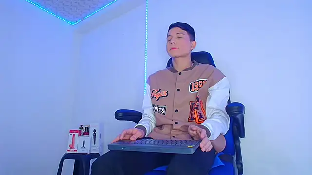 bryamer 19 online show from March 2025 02:38:02 AM