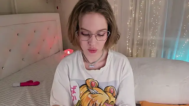 Natural pussy online show from February 2025 04:25:02 PM