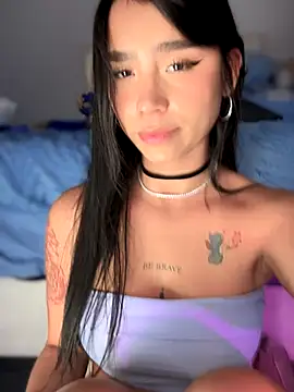 Snapshot of -Loren- chatting on October 2025 11:02:01 AM -Loren- online show from October 2025 11:02:01 AM