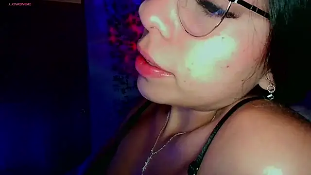Snapshot of Adararose1 chatting on October 2025 07:32:02 PM Adararose1 online show from October 2025 07:32:02 PM
