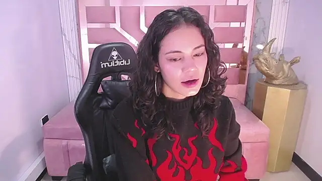 Snapshot of Tyna_ch chatting on December 2024 04:25:02 PM Tyna ch online show from December 2024 04:25:02 PM