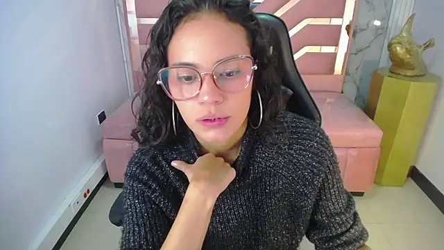 Snapshot of Tyna_ch chatting on February 2025 04:11:02 PM Tyna ch online show from February 2025 04:11:02 PM