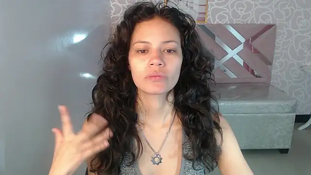 Snapshot of Tyna_ch chatting on September 2025 04:50:01 PM Tyna ch online show from September 2025 04:50:01 PM
