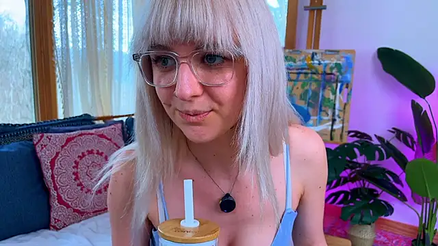 allyelliot online show from April 2026 06:38:01 PM