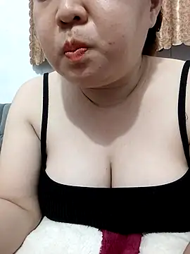 Snapshot of VyOanh2K chatting on May 2026 04:03:01 PM VyOanh2K online show from May 2026 04:03:01 PM