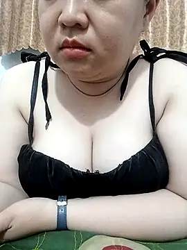 Snapshot of VyOanh2K chatting on May 2026 04:04:02 PM VyOanh2K online show from May 2026 04:04:02 PM