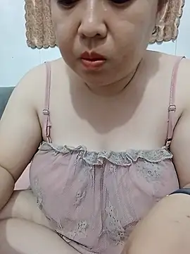 Snapshot of VyOanh2K chatting on July 2026 03:29:01 PM VyOanh2K online show from July 2026 03:29:01 PM