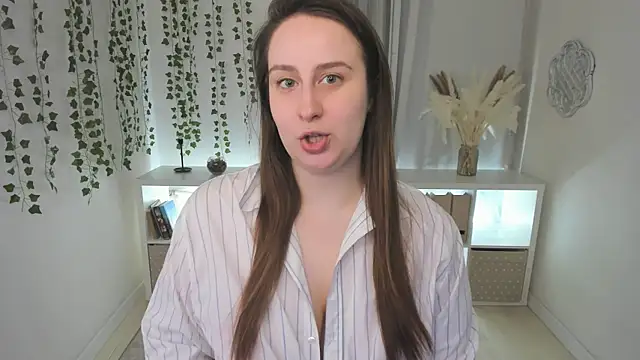 Lattea online show from February 2025 04:50:01 PM