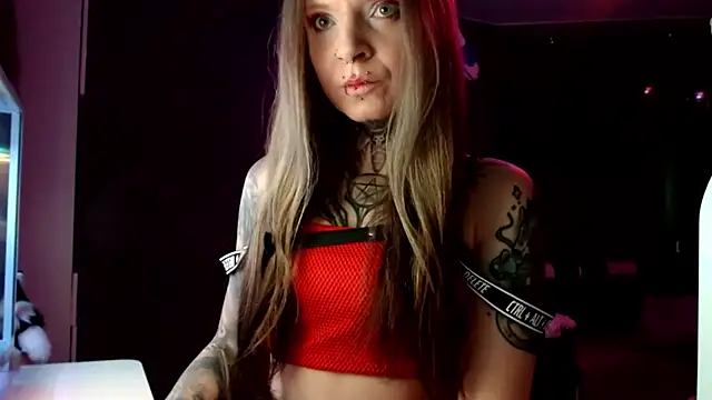 Snapshot of InesGold chatting on February 2025 07:18:02 AM InesGold online show from February 2025 07:18:02 AM