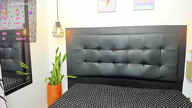 Snapshot of sweet_abby1 chatting on January 2025 12:18:01 PM sweet abby1 online show from January 2025 12:18:01 PM