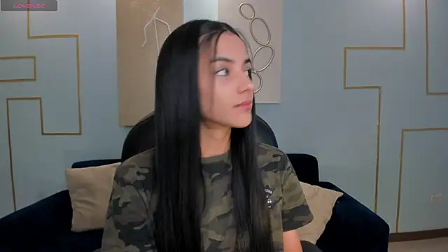 Snapshot of HannahJamesX chatting on December 2024 06:53:02 PM HannahJamesX online show from December 2024 06:53:02 PM