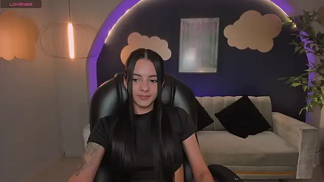 Snapshot of HannahJamesX chatting on January 2025 09:55:02 PM HannahJamesX online show from January 2025 09:55:02 PM