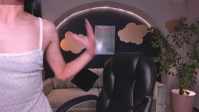 Snapshot of HannahJamesX chatting on January 2025 06:54:02 PM HannahJamesX online show from January 2025 06:54:02 PM