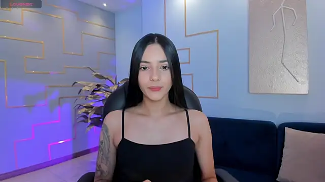 Snapshot of HannahJamesX chatting on February 2025 06:45:01 PM HannahJamesX online show from February 2025 06:45:01 PM