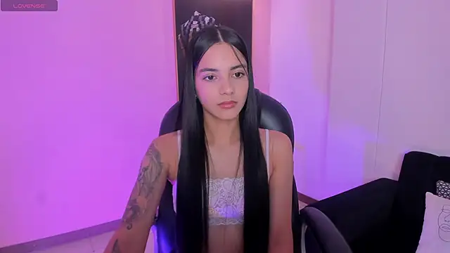 Snapshot of HannahJamesX chatting on March 2025 04:53:01 PM HannahJamesX online show from March 2025 04:53:01 PM